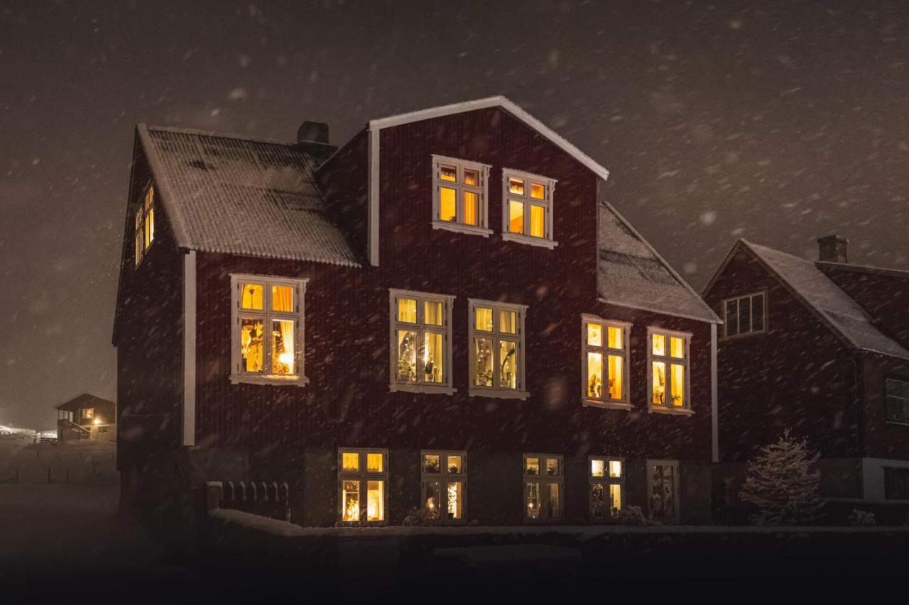 Heima I Stovu Hotel Hvalba Exterior foto